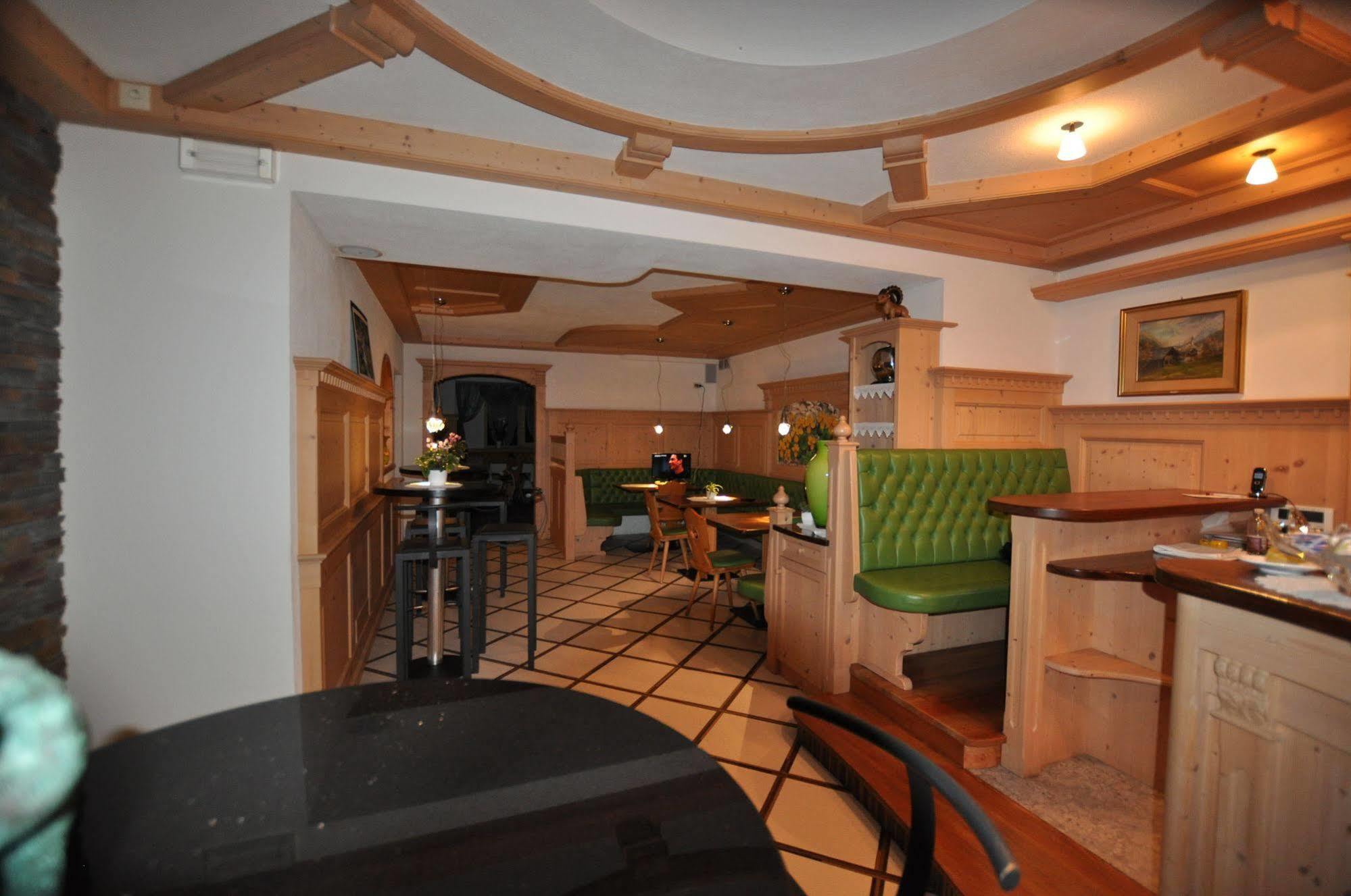 Piccolo Hotel Claudia No Pets San Vigilio Di Marebbe Eksteriør bilde